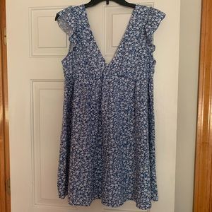FLORAL BLUE DRESS. BRAND NEW W/O TAGS. NEVER WORN.